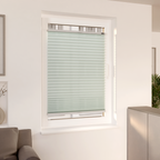 Ansicht Plissee am Fenster, moderne Wohnung - Stoff: Sichtschutz und Tageslicht  - Transparenz 0% - Farbe: Salbeigrün